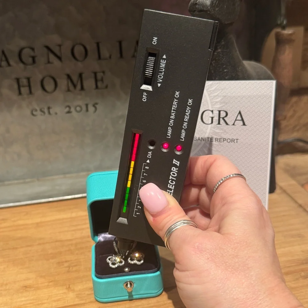 Over 2 ctw Moissanite clover dangle earrings - Picture 4 of 6